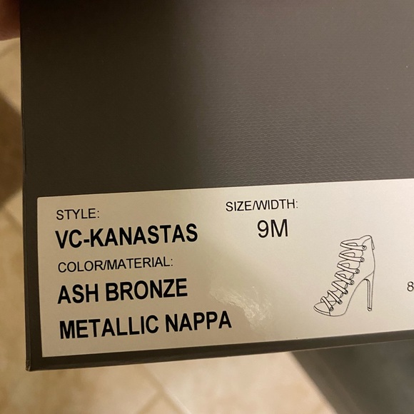 Vince Camuto Womens Bronze Leather Strappy Pumps - Picture 5 of 8